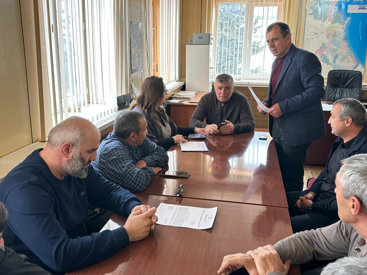 Магомед Шапиев провёл выездной приём граждан в Кайтагском районе